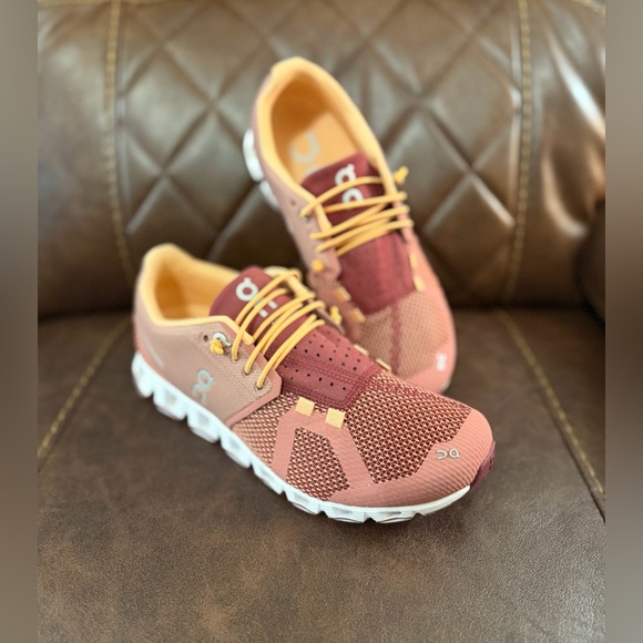 On Cloud 2.0 Swiss Engineering Running Shoes - Picture 6 of 8